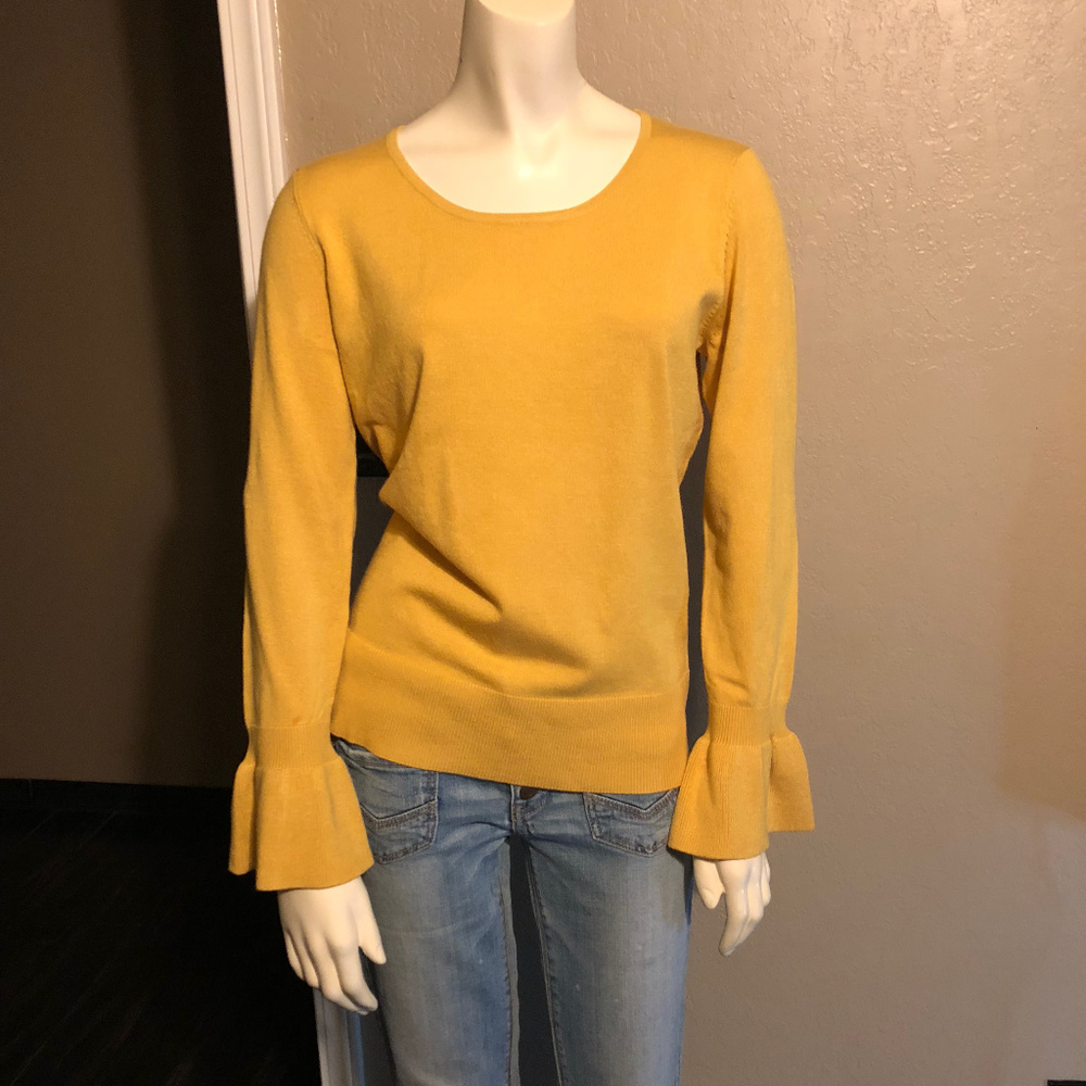 Mustard yellow top